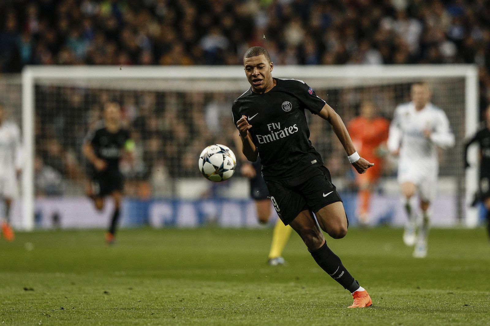 非洲杯半场：阿贾伊头槌破僵，尼日利亚暂1-0坦桑尼亚（非洲杯半场战报：阿贾伊头球破门，尼日利亚暂以1-0领先坦桑尼亚）