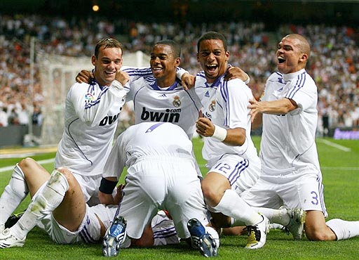 决战时刻梦游！康宁汉姆15中5得到17分7篮板7助攻