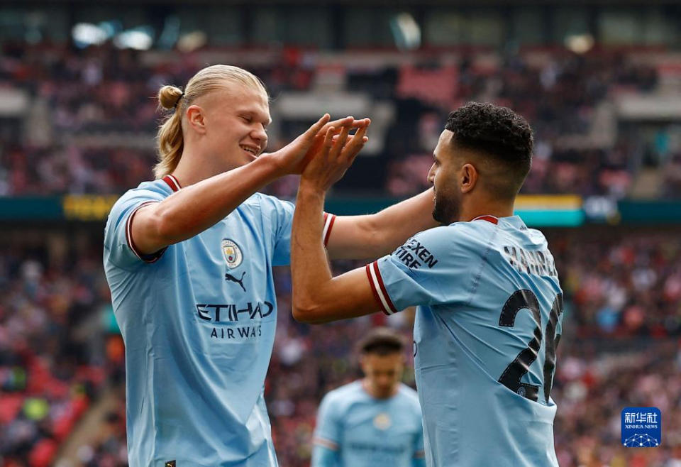 存在感拉满！狄龙半场15中8得到18分3助攻