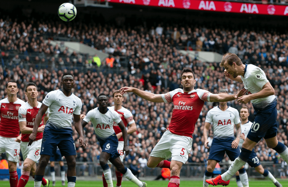 百场里程碑！库巴西成巴萨达此成就第二年轻球员（库巴西达成百场里程碑，成为巴萨史上第二年轻完成此成就的球员）