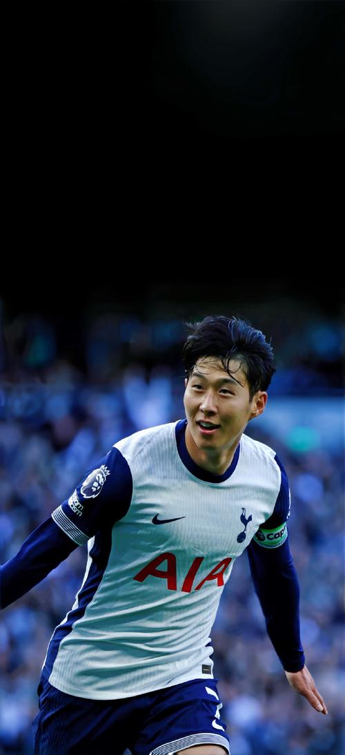 皇马后防问题严重，阿诺德伤缺，球员轮换困难，姆巴佩虽强但后防乏力，形势严峻。