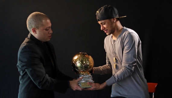 世欧预半场：瓦尔加凌空世界波，匈牙利暂2-1爱尔兰（半场战报：瓦尔加凌空抽射破门，匈牙利暂以2-1领先爱尔兰）