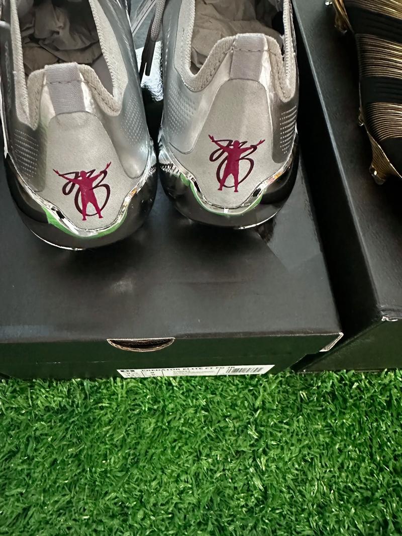 杜篮特篮下强打稳定胜局