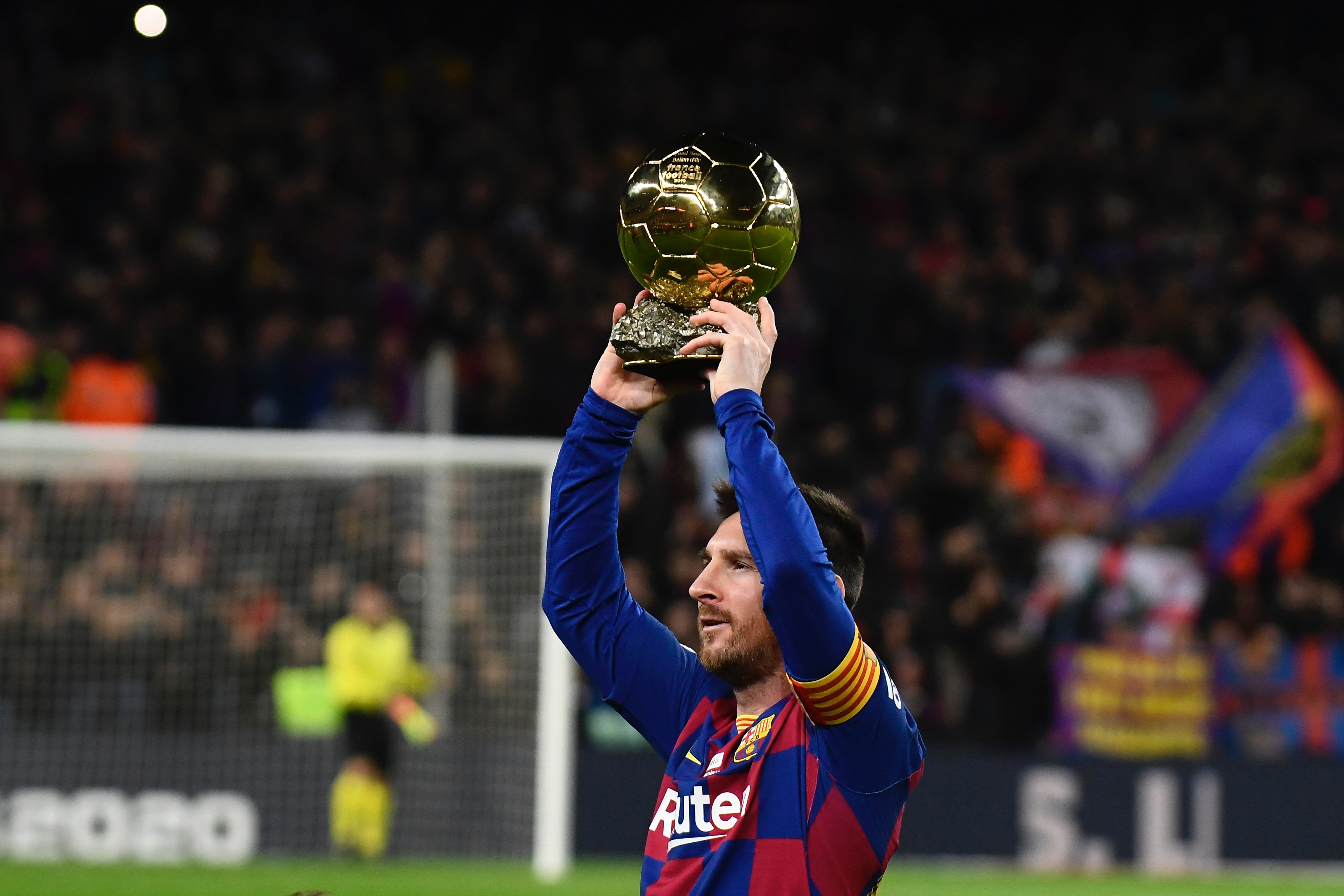 皇马1.5亿新星入选大名单！18岁天才中卫获首次征召，利物浦多特疯抢皇马死活不卖