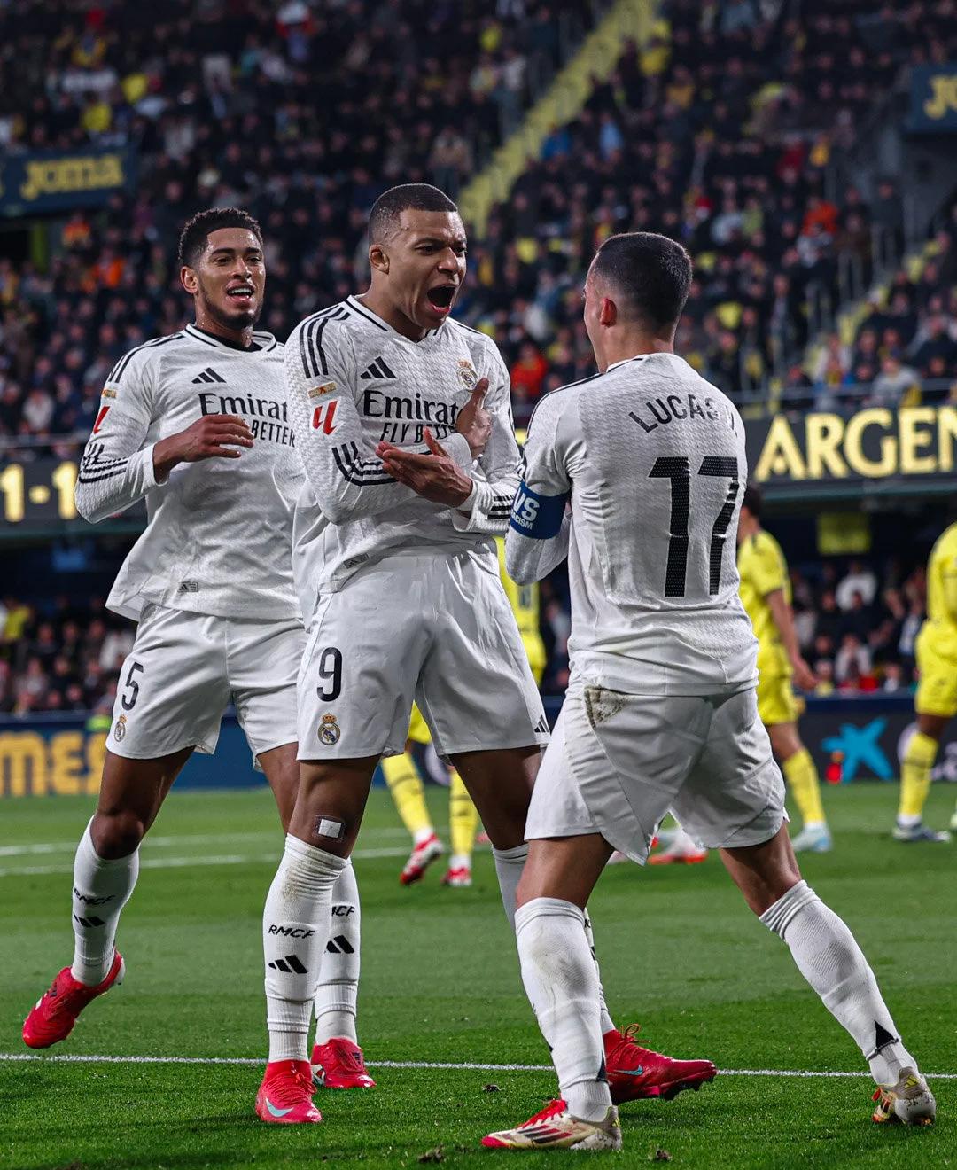 白科比？美媒对比里夫斯和科比前五个赛季数据，几乎一模一样