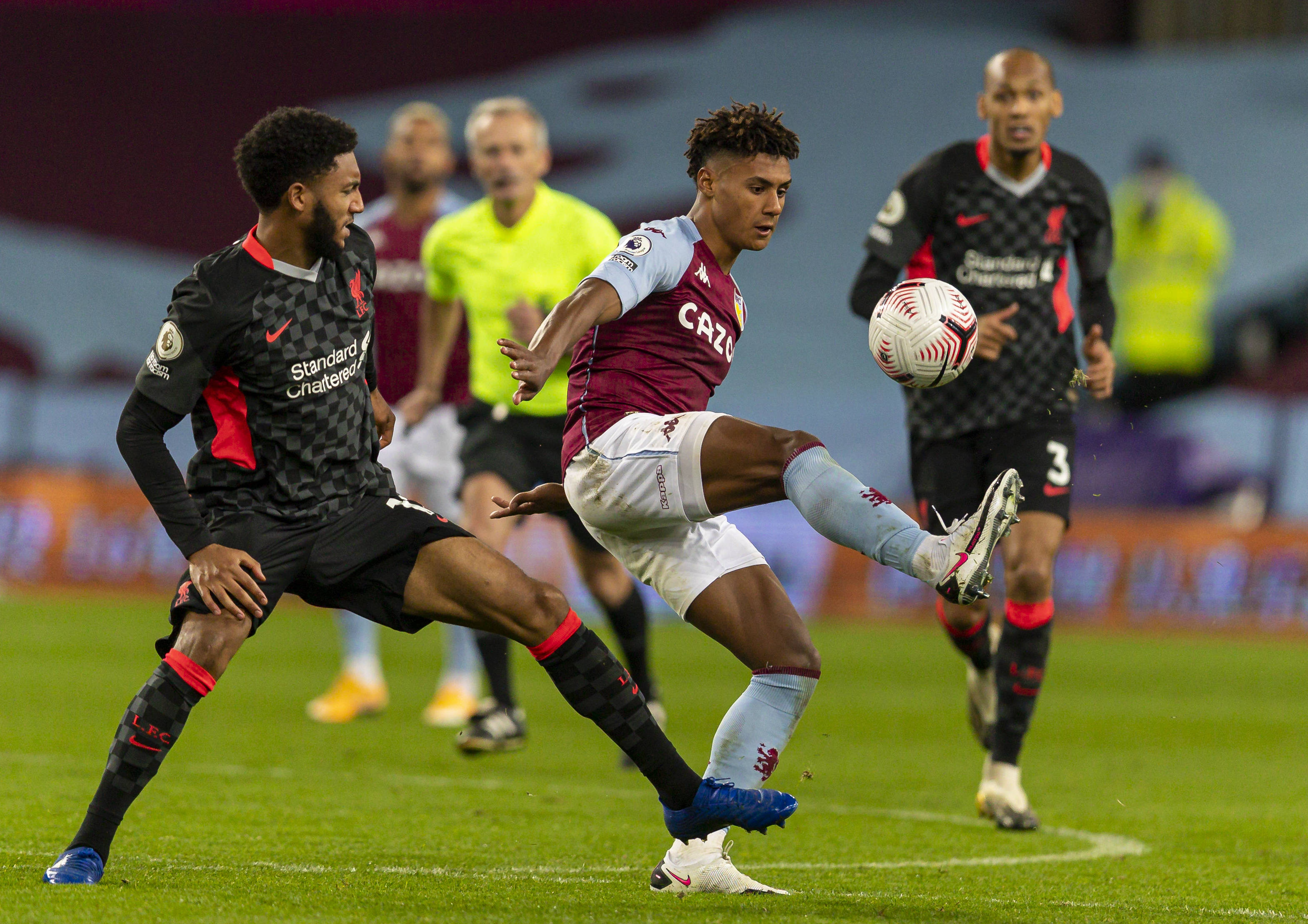 博斯克：在皇马执教比其他球队更容易；西班牙明年有能力捧杯（博斯克称执教皇马更轻松，西班牙明年具备夺冠实力）