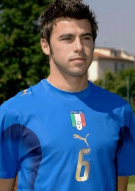 末节被弃用！周琦高效砍两双，杀伤力十足无奈罚球一般