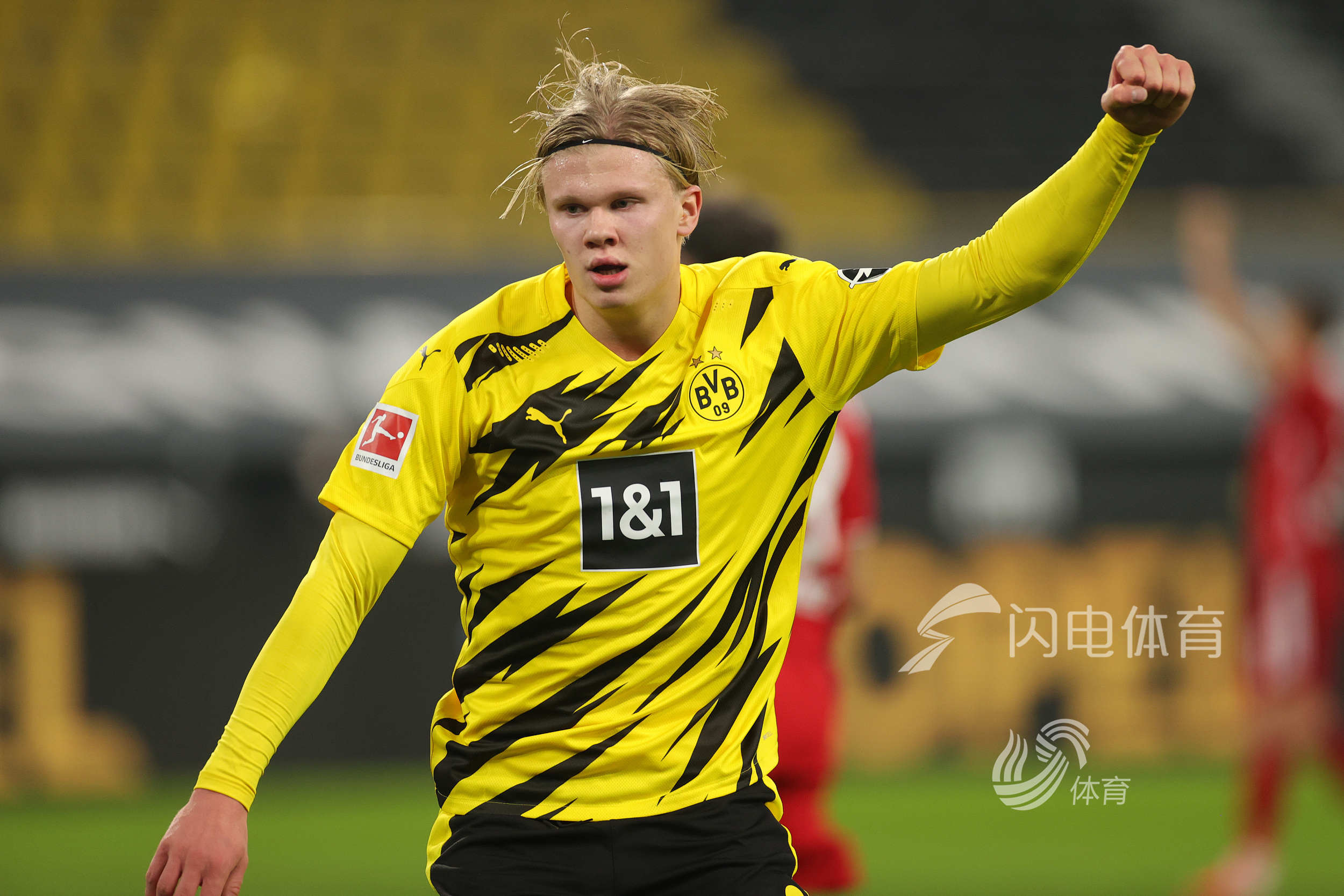 德转评年度最佳右边锋：杜埃、奥利塞、萨拉赫、亚马尔入围