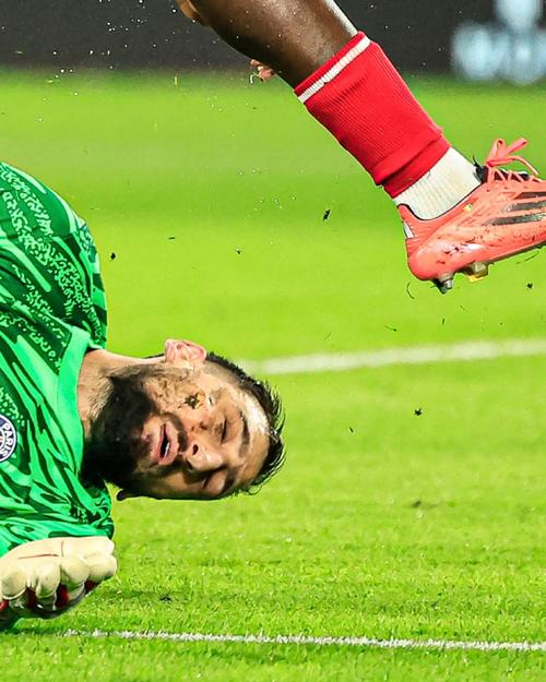 科莫官方：迪奥恩在塞内加尔集训期间遭遇右大腿股二头肌损伤（科莫通报：迪奥恩在塞内加尔集训时右大腿股二头肌受伤）