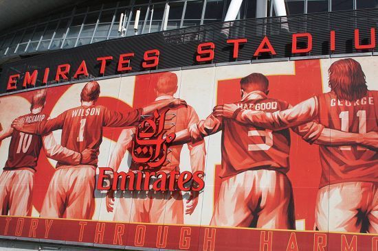 年薪2亿年薪，转会费将超过5300万！沙特不放弃萨拉赫，新月最可能出手