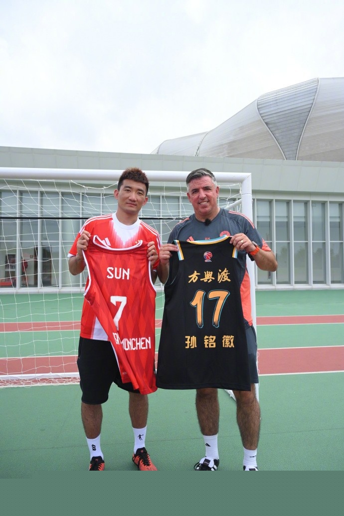 万宁女子高尔夫球公开赛任怡嘉夺冠