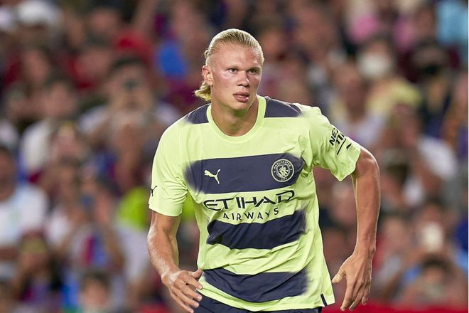 这脚传球太绝了，全队惊呆