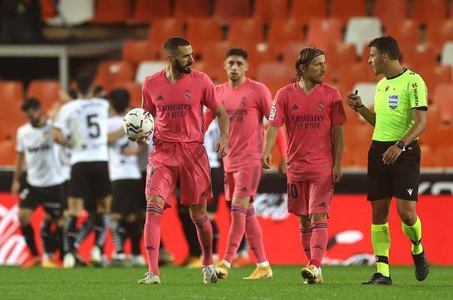 山东男篮4分险胜北京，高诗岩关键5分定胜负，杰曼空砍35+9！