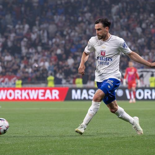 太疯了！费内巴切0-2落后3-2翻盘，瓦尔加斯MVP杀疯了